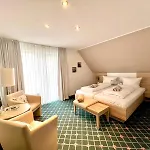 Kirchspielkrug & Restaurant 韦斯特雷费尔